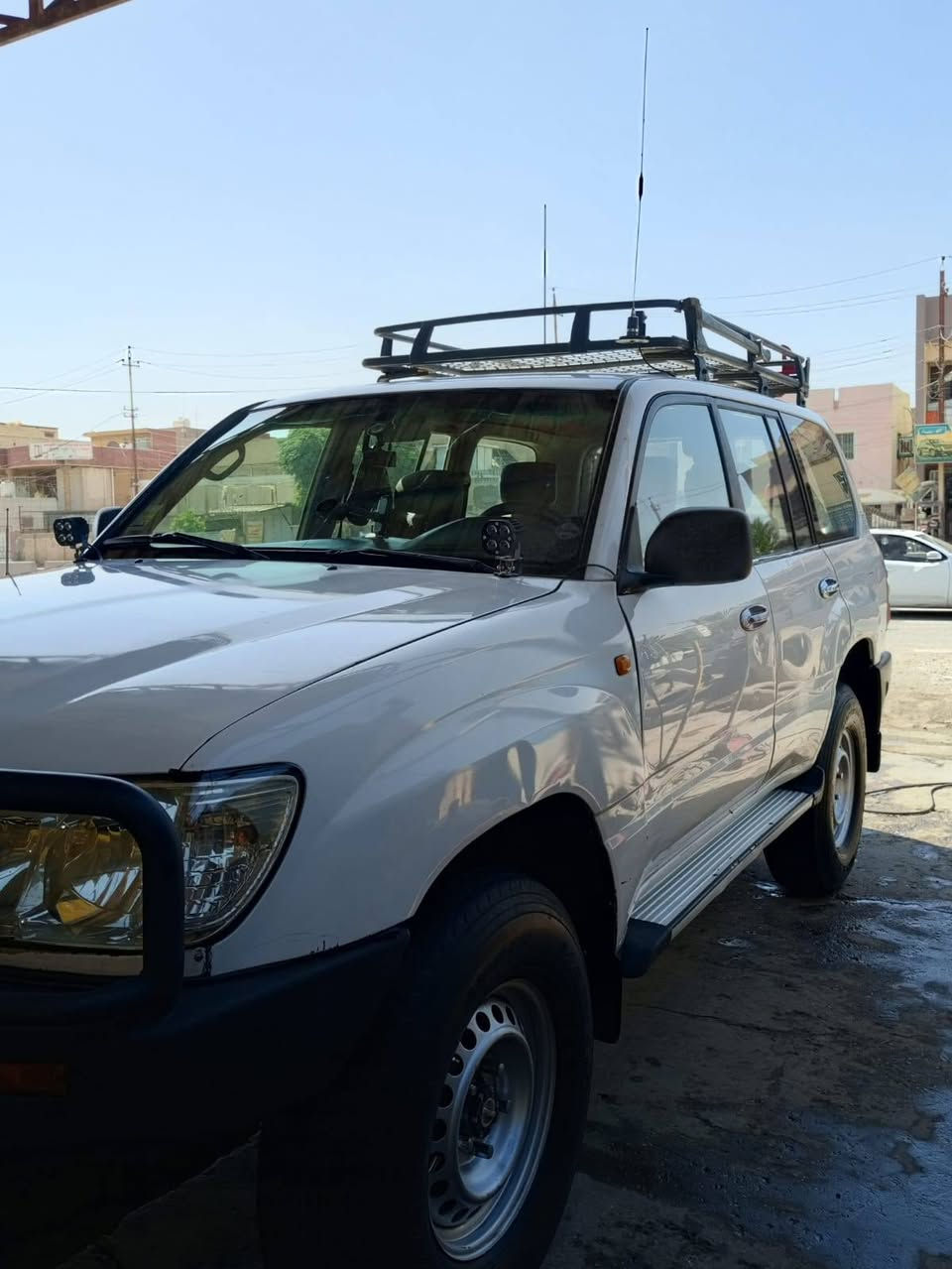 لاندكروزر للبيع  موديل 2000 سلك فول عادي محرك بنزين مزودة وجاهزة من كل النواحي السعر 135 وبيها مجال 
***********
