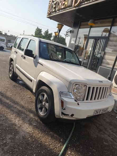 السلام عليكم جيب ليبرتي موديل 2008 جاهزه من كلشي السياره حلو مال بيت كير محرك خير من الله تبريد شغال حداديه نص عمر البديل نضيف جدا السعر 87 وقابل للتفاوض الشراي يتصل ***********
