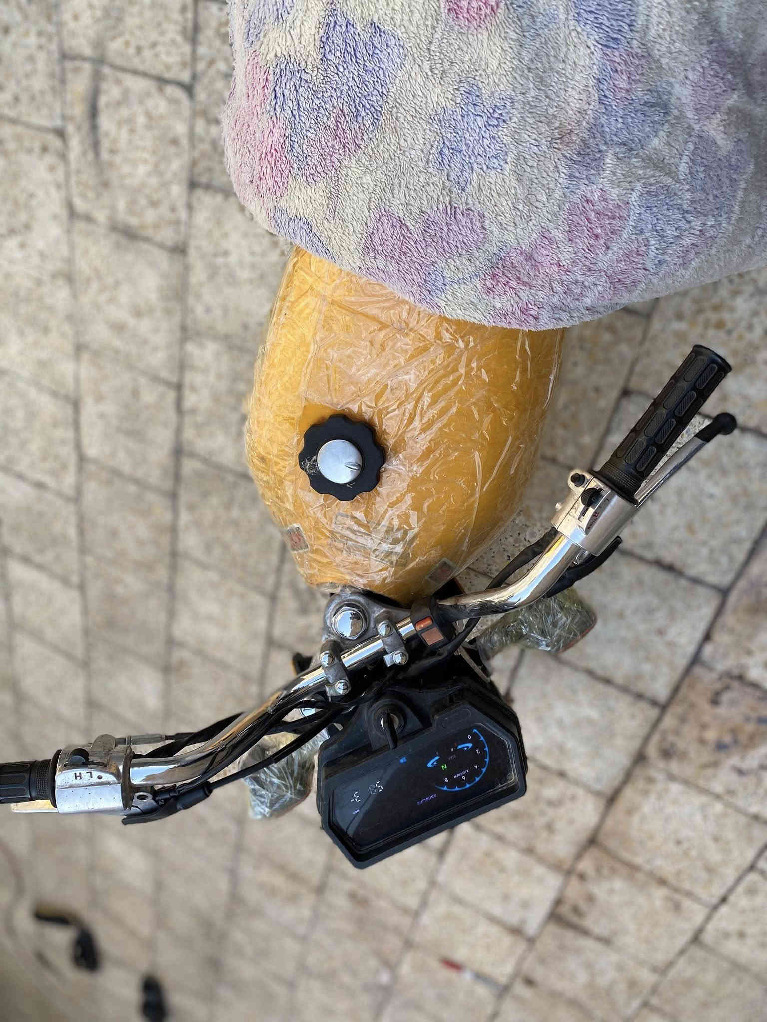 سلام عليكم 
اربع كير  مرقمه سنويه بقه بس ارقام يم مرور مافرقت اجيبهن
رقمه حلو 41003
دراجه معمره كله ٢٥+مكينه نامه شلامجه ٢٥  دشبول كهرباىي 
سعر ١٢٠٠ وبيه مجال 
***********
