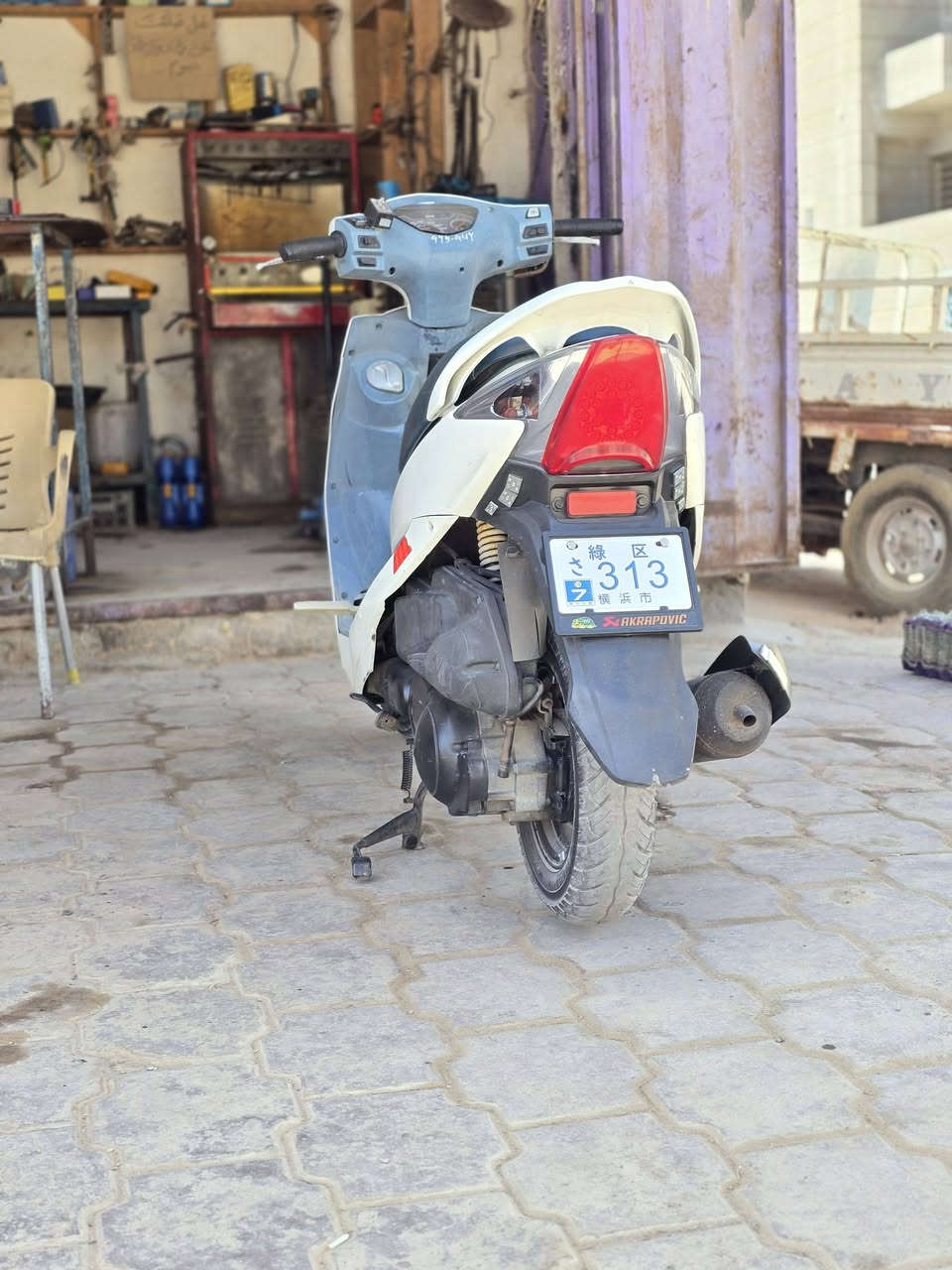 دراجه ٢٠١٤ سيام بوليس  
مكينه ١٥٠  ٤ ولفات 
كهربائيات كله شغاله 
دراجه نكره سلف 
نهضته شك الكاع شلعه ومعدل مو طبيعي  مكفوله برغي واحد ما مفتوح بيهه كلشي بيه مكفول ونضافته كدام عينك  سعره ٧٠٠ وبيه مجال. تريد تراسل الحساب  او تتصل *********** تعال شوفه وشوف شلعته وراه سولف
