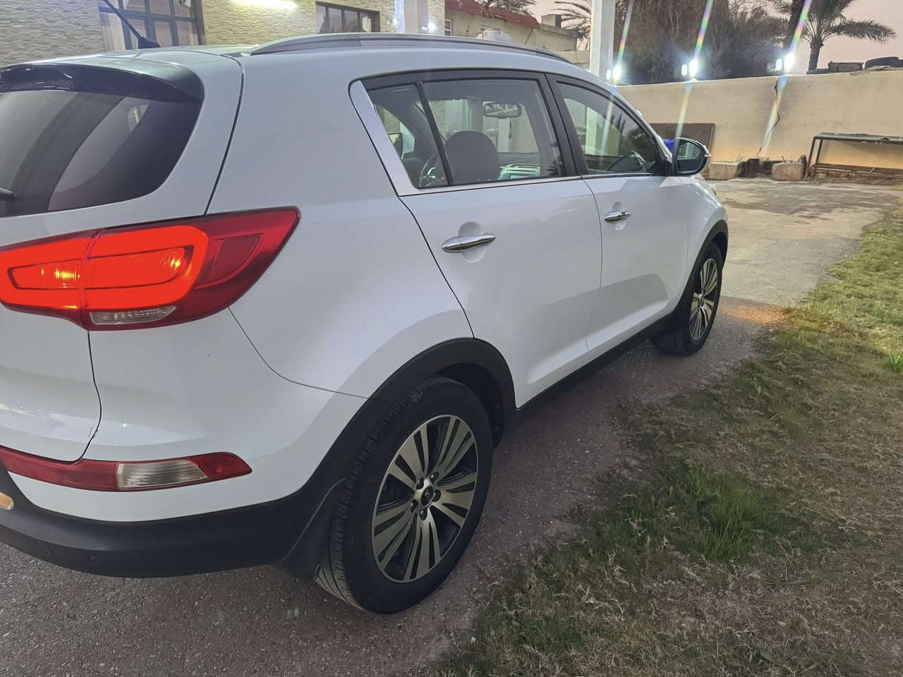 سبورتج 2015 خليجي مكفولة 
كيا سبورتج خليجي كفالة عامة موديل 2015 فول مواصفات بصمة بانوراما كشن كهربائي اعلى مواصفات رقم بغداد مميز 
السعر 169 وبيهة مجال بسيط 
مكان السيارة الشعب حي البساتين
الاتصال على الرقم ***********
