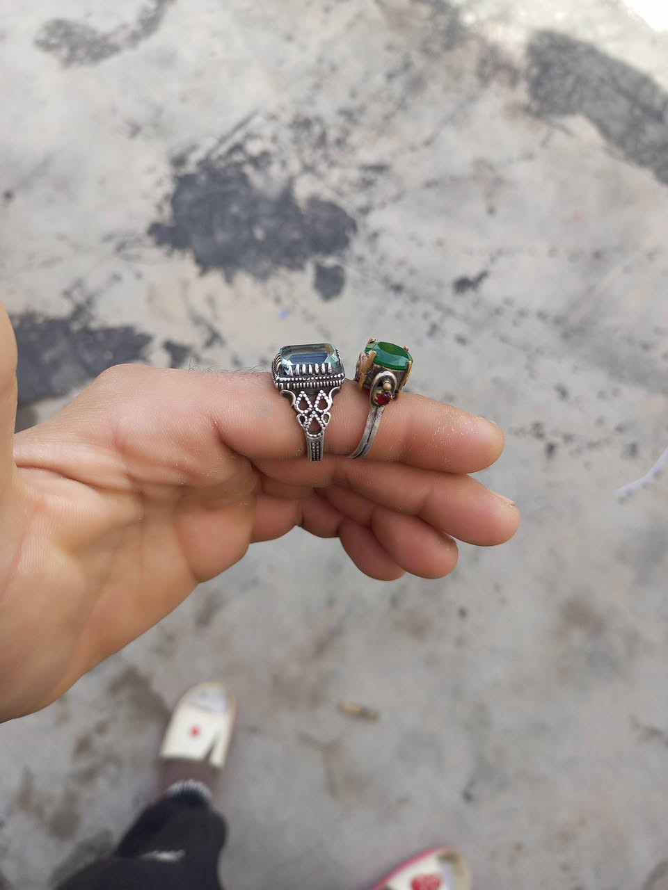 محابس 2واحد قديم بي ياقوت وزمرد
والثاني لماس البيع مكاني بصرة السعر 150الف


**إذا كنت صاحب هذا الإعلان وتريد حذفه لأي سبب، رجاءا أرسل رسالة إلى الدعم الفني**