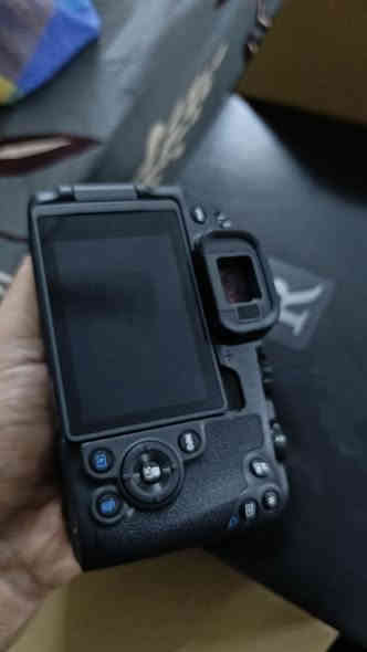 كانون RP  فول فريم
اخت الجديدة نضافة مية بالمية 
عدستها الاصلية 24-105 مع عدسة 50

السعر مليون و400 
بيه مجال للشراي

شترها ماعابر ال200 صورة بعدهة زيرو
شتريتهة الشهر الخامس
رقمي ***********
مكاني بصرة
