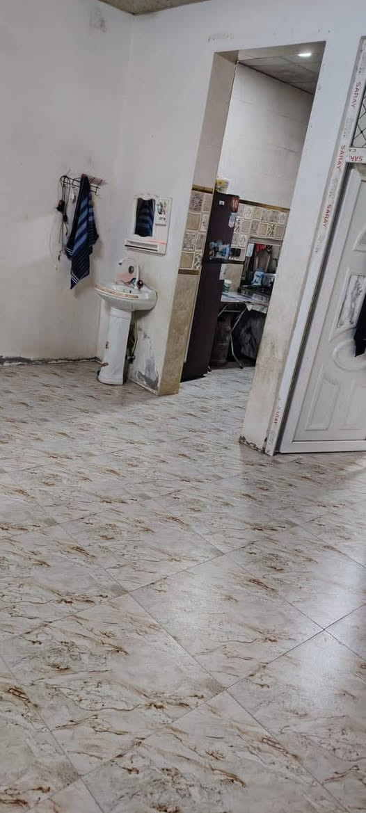 مشتمل للبيع
منطقة ام لكرفس المساحة 100 م 
بيت 🏠 نضام طابقين درج خارجي 
زراعي سند 25 
مؤجر ب200 الف 
السعر 60مليون 
للاستفسار 
***********
