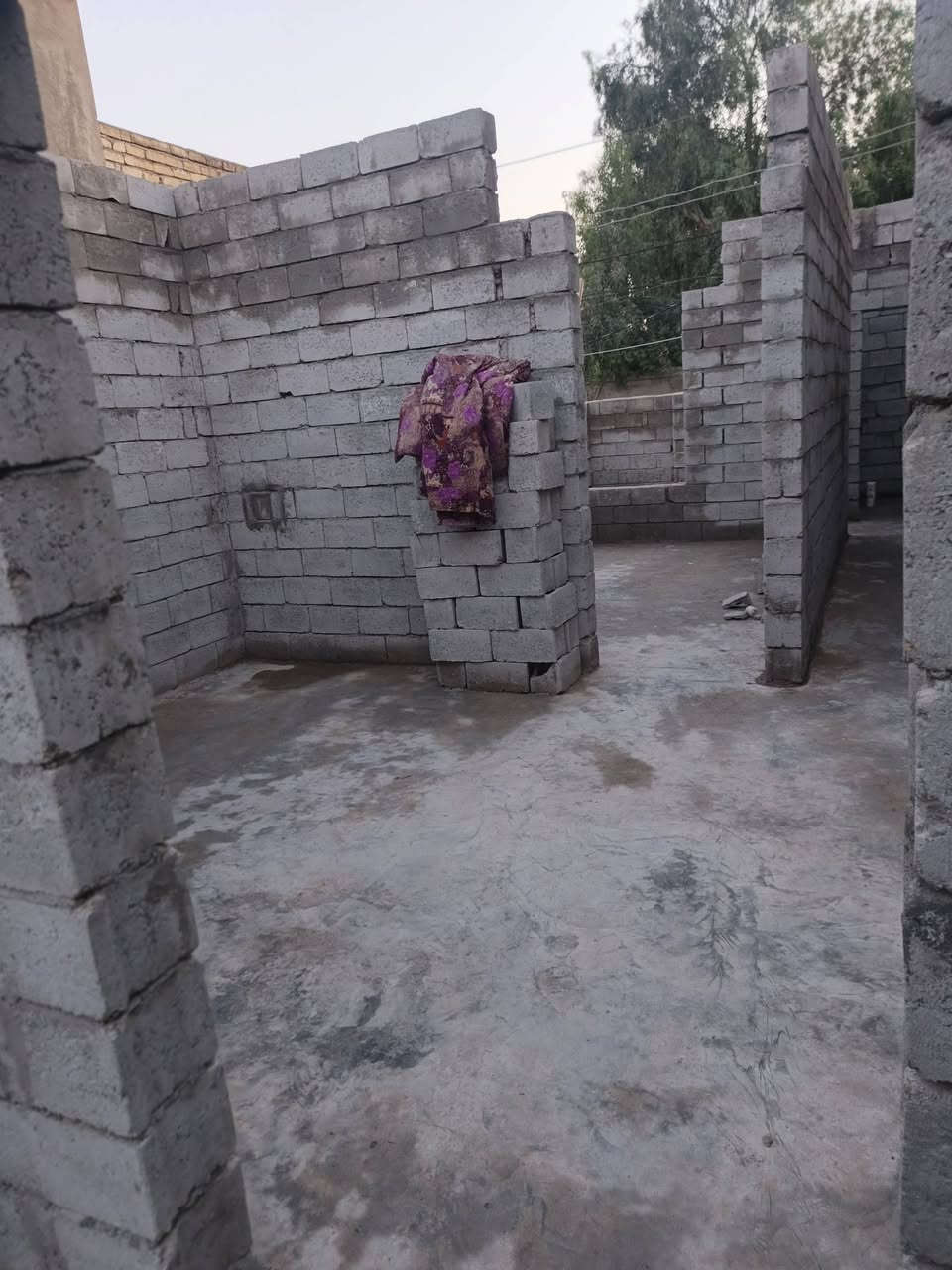 سلام عليكم  هيكل للبيع م120 يحتوي عله صتقبال ومطبخ وصاله وغرفت نوم وترك خلفي  يحتوي عله شارعي  لرضيه رفت لتواصل تصل عله رقم لمذكور الخاص 🔓 مغلق  ‏‪***********‬‏
