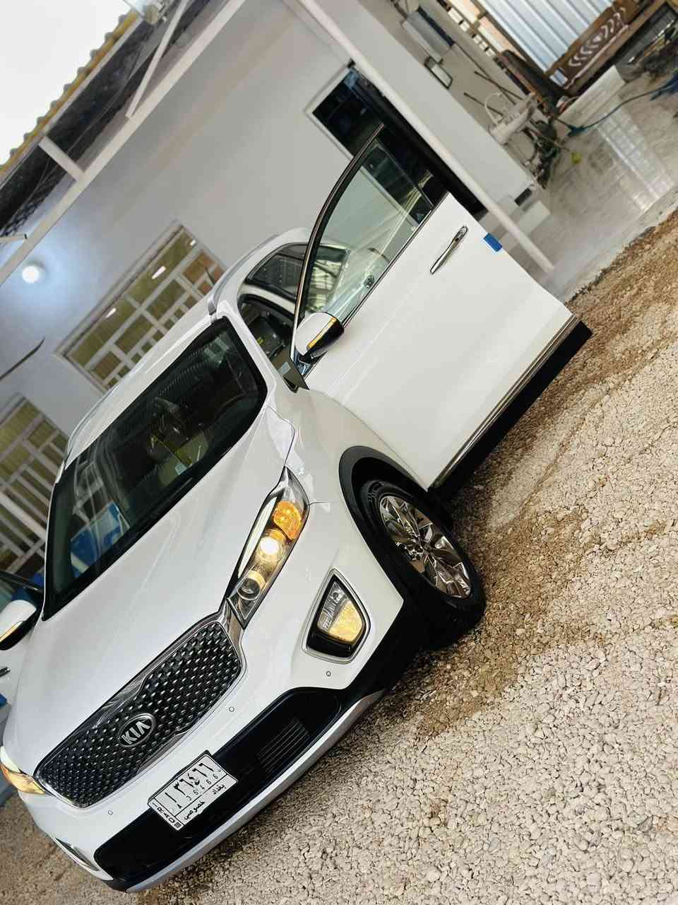 سورنتو موديل 2017 ماشيه 90 الف سياره جديده كفاله عامه 
اتصال ***********
