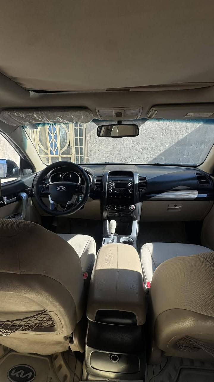 سورنتو خليجي سته سلندر سبعه راكب 3 قطع تبريد بنوراما مري شفط اشاير مري تحكم كشن سايق  خلفي زراك لايت من تعبر 120جرص يشتغل سياره مكفوله ماعدا الباب الخلفي الايسر بيه اشويه صبغ السياره كلش حلوه رقم بغداد بسمي السعر 137 ابيع مستعجل امراوس حسب القناعه رقم الهاتف *********** بابل الكفل قرب معمل ببسي الكوفه
