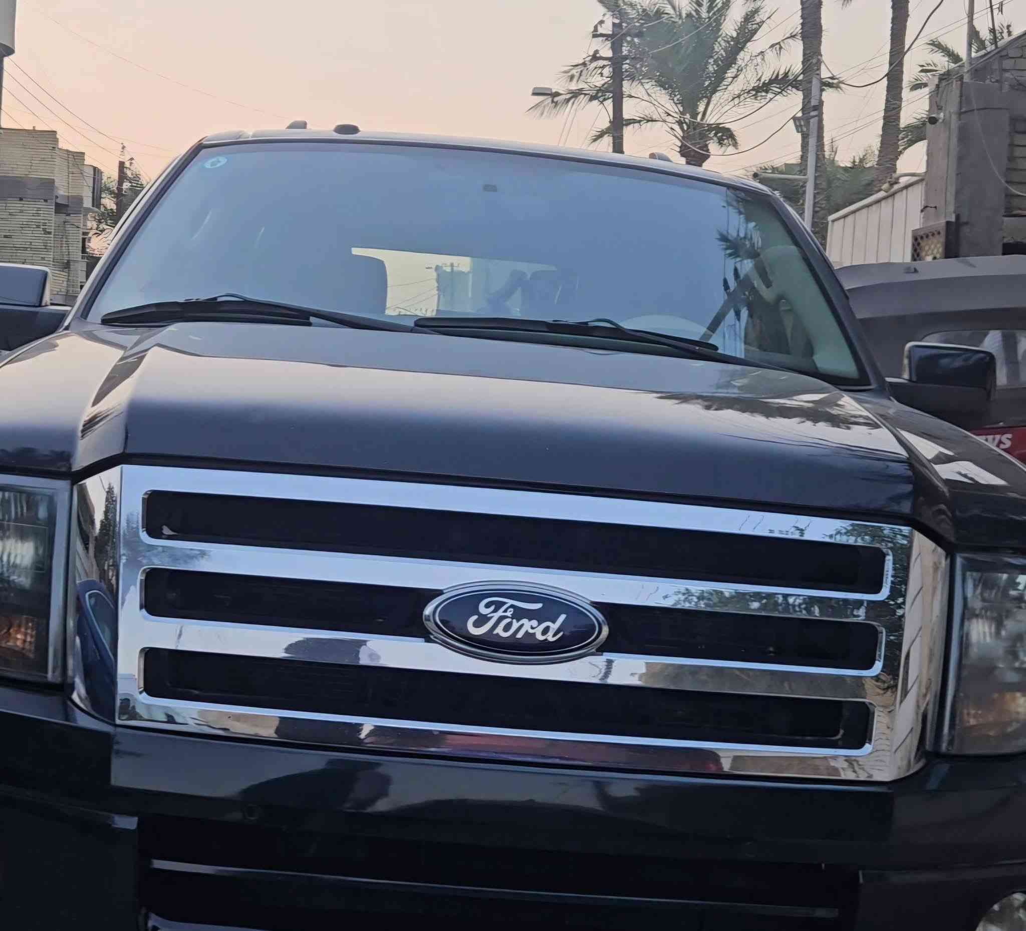 السلام عليكم
للبيع غراض فورد اكسبيديشن 
باب فورد اكسبيديشن 2012جهة السايق لون اسود السعر 250 الف
شباك نيكل اصلي 100 الف 
شباك اصلي مصبوغ اسود 75 الف 
شباك تجاري مكتوب كلمة فورد اسود 140 الف
مسجلات 2 سعر الواحد 50 الف
للاتصال ***********  بغداد مدينة الحرية متوفر وات ساب
