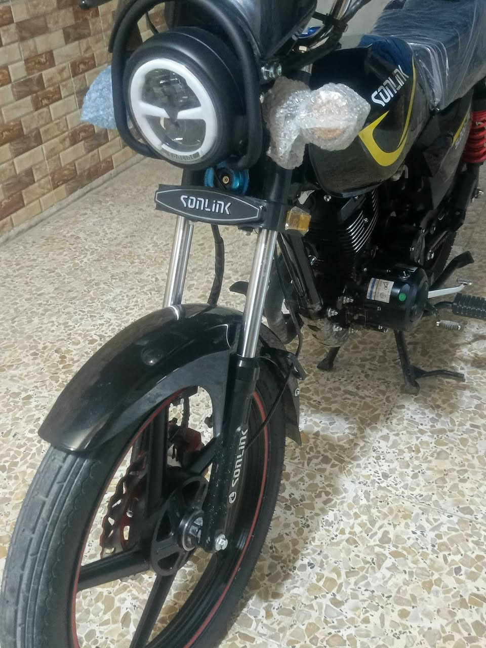 سولنك موديل2026
المحرك حجم 200cc  سحب قوي وسريع
النظافة بقميص الشركة لا شخط ولا نقص
الكهربائيات: دشبول إلكتروني ولايتات كاملة محركها قوي وعزمه عالي
المكان واسط - قضاء العزيزية
للاستفسار الاتصال ‏‪***********‬‏
