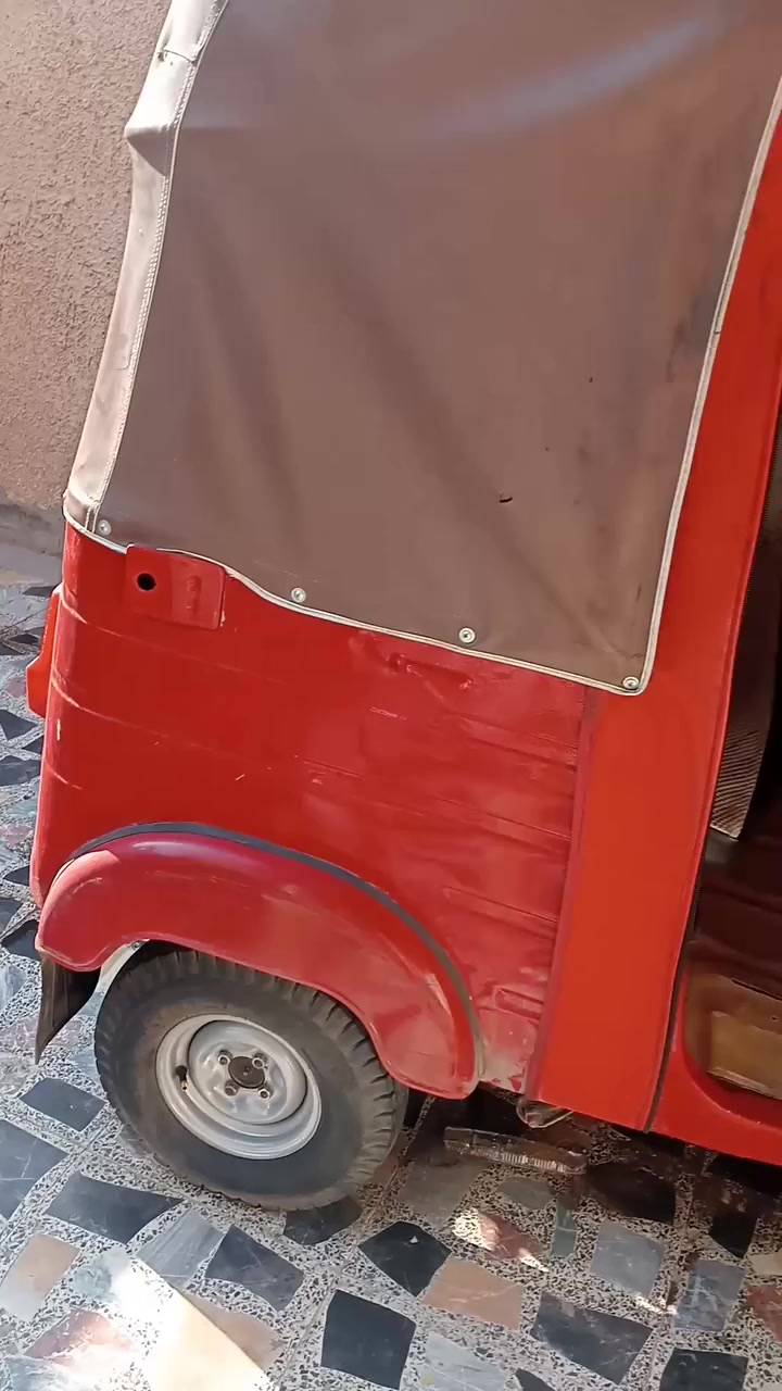 سلام عليكم تكتك 16سنويه بس لوحات بل مرور كبل راعيهه حولك ويرادلهه تجفيت تكتك نضيفه سعر 3500وبيهه مجال ***********
