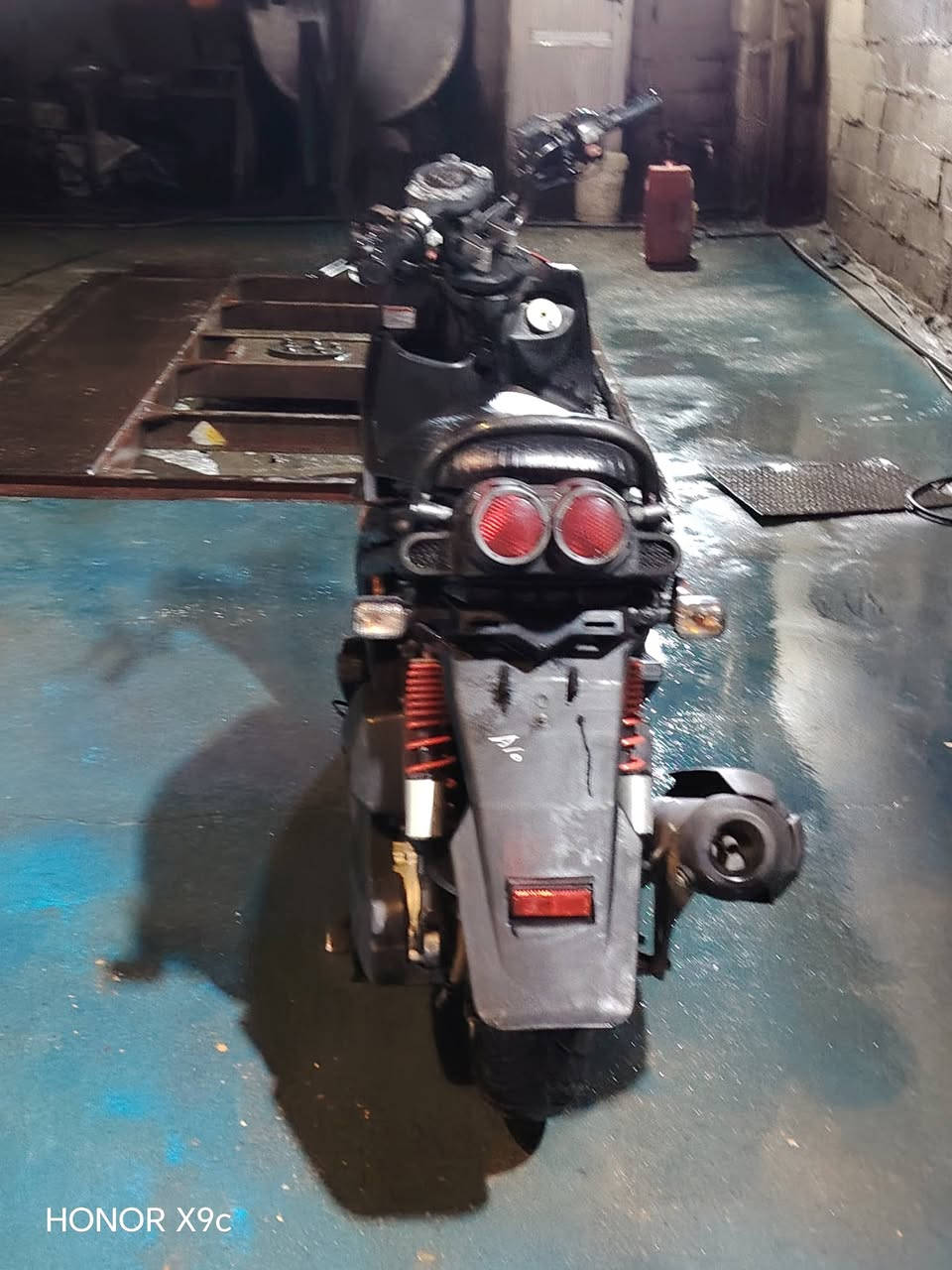 سلام عليكم شباب دراجه سكنس جبلي للبيع دراجه مكفوله نضيفه ما مفتوحه تجي تجيب وياك فيتر دراجه بسبب لعوز لو ما معوز جا ما بعتها العنوان المدينه الصدر سعر خاص وهاذه رقمي***********
