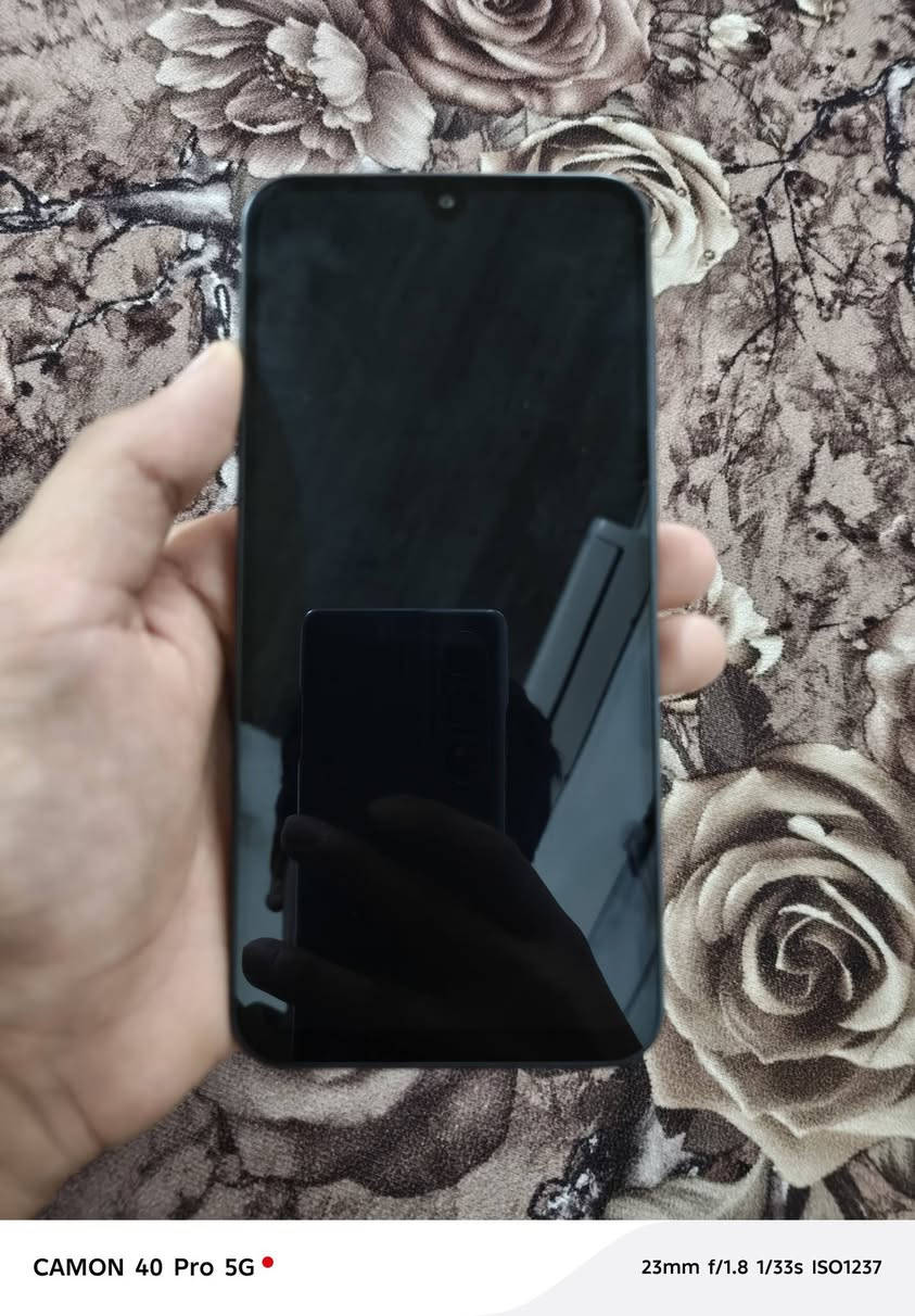 سامسونج A26 5G
جهاز مستخدم يوم واحد فقط 
السعر التواصل على هاذا الرقم ***********
