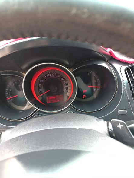 السلام عليكم 
سيراتو للبيع موديل 2012 لون ابيض
مكفوله ماعده الموضح بالصورة 
محورة غاز 
الويل كب القديم موجود عدد (4)
فول مواصفات عدا البصمة
شاشة
حساس خلفي
شفتات ستيرن
كاميرا
فتحة سقف
تحويل سنويه فقط مو وكالة
السعر 107 بيها مجال
بغداد📍
***********
***********
