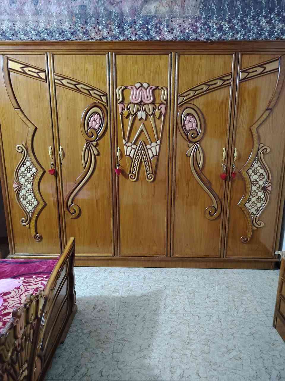 سلام عليكم من رخصت الادمن غرفة اخشاب للبيع نفصال مو جاهز تفصال ثقيل نظيفه جدأ الكنتور ٥ بوب منفصل وغرفه مرتبه بعد احله من التصوير المكان سبع البو ال ٤٠٠٠ هاتف *********** / ***********
