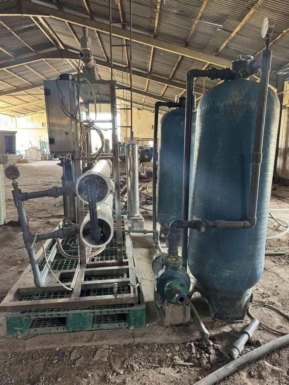 سلام عليكم اعاده نشر بسبب الوعود الكاذبه محطه ماء 4متر شغاله كامل نكره تجي تفحص وتاخذ +مبرين عدد 4 جديد جديد بل كارتون + ماطور عامودي 10 حصان دنماركي بشرط المنبرين  املاح 6 تفحص وتاخذ السعر 55$ وبيها مجال الاستفسار ***********وتساب خاص فيس بك ممتواجد
