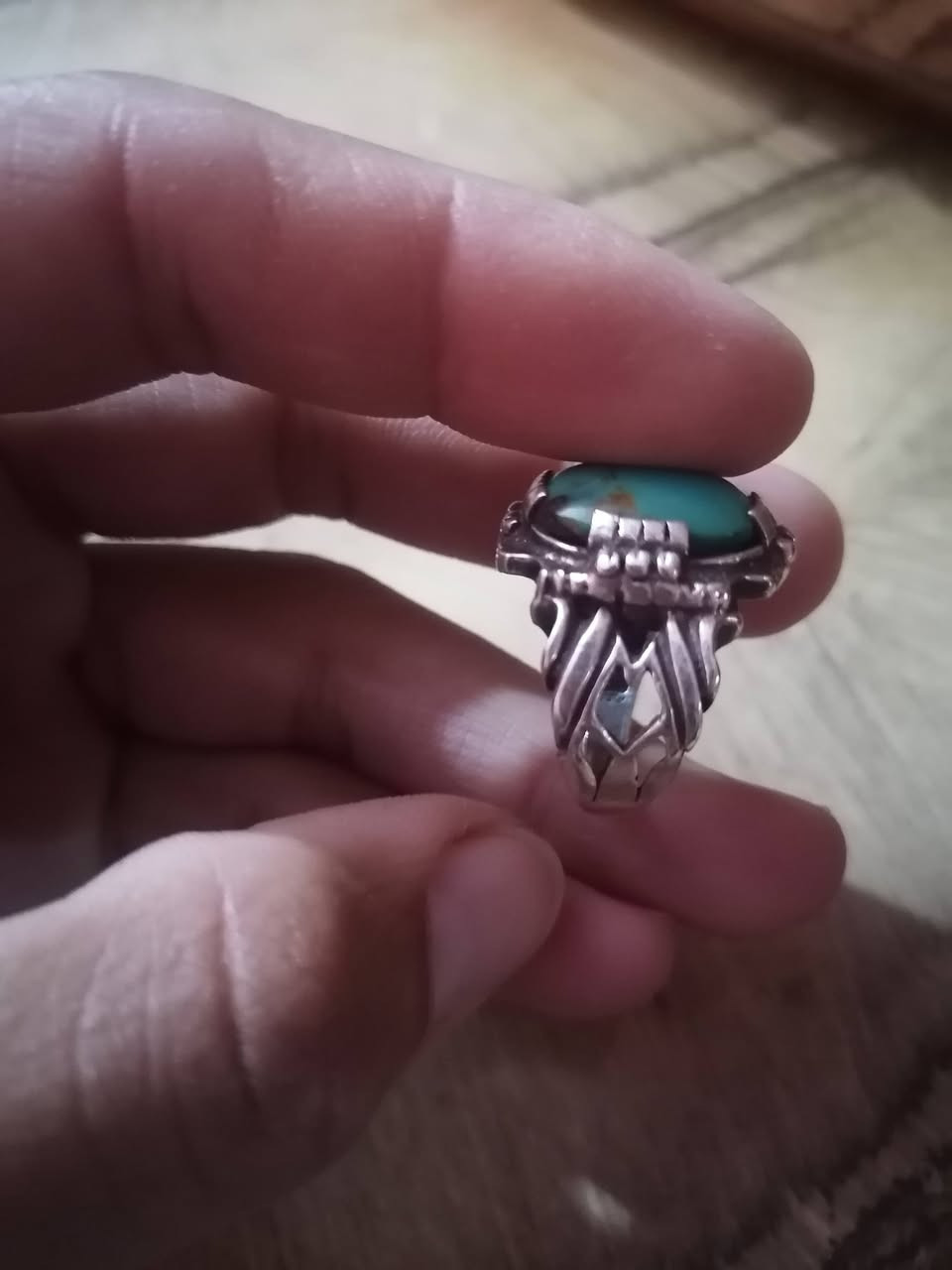 انتيكة للبيع ركزلي عل صياغة وركزلي عل جمال الحجرة فيروزي أخضر اللهم صل على محمد وآل *********** للتواصل واتس اب موجود
