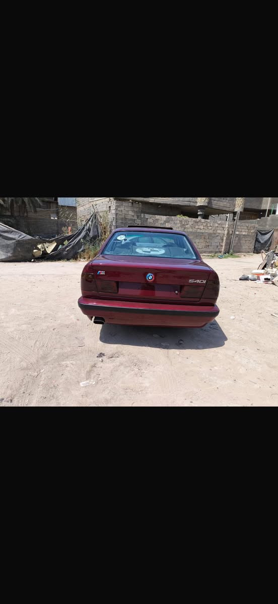 السلا عليكم للبيع Bmw رقم سليمانيه 525i اصل بليته وسنويه وكاله عامه بأسمي شخصيآ السياره عليه ادامه كامله وصبغه جديده محرك مسكر فانوس اصل السياره كامله حداديه تخم تاير محرك كير اكسل كله بشرط السياره نضيفه بمعنا الكلمه اني مشتغله ع ايدي كامله ترايه كلش حلو بيه بس التبريد الڤان مالته عاطل سعره ٦٠ وبيه مجال قليه مكاني بابل ***********
