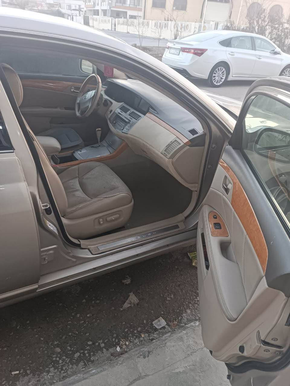 avalon 2008
ئةڤةلؤن ٢٠٠٨ 
براوةى دووبةى
ليميتيد قةپات مواسةفات
ناو زةرد بةسمة
كوشن سارد و گةرم
كوشن جلد
كوشن كارةبا و خةزن
مةكينةو كير بةشةرت  
كارةبايةتى بةشةرت 
سةوتى جيجيتال بةشةرت سةوت و بوخار و دوكةل بةشةرت
دةعم و ليدران بةشةرت  كةڤةر گؤراو بةشةرت
٤ تاية و ويلى لؤكى لةژئرة بةشةرت
٦سيدى ئايؤكس  پةردة بةسمة 
هةمو گيانى بةشةرت
تيبنى براوةية  سةقفى بةشةرت
٥٨ كةلاو مةعامةلئكى كةم
*********** ڤايبةرى لةسةرة
*********** وةتس ئاپى لةسةرة رانية, السليمانية
