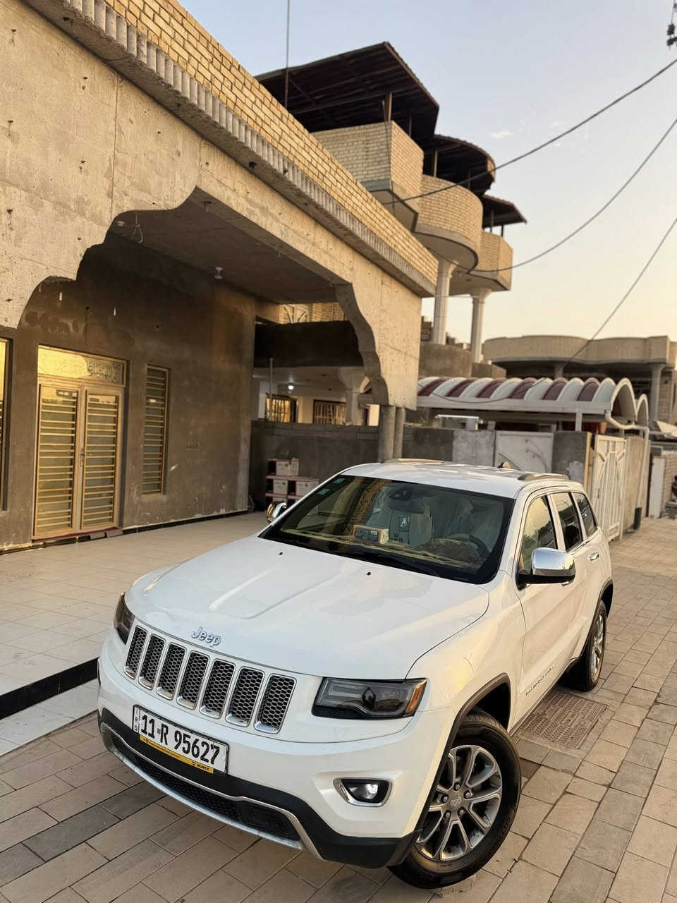 اللهم صلي عل محمد وال محمد#jeep_جيب موديل 2014 بانزين عادي المرغوب رقم بغداد بأسمي شخصيا مشروع وطني سنويه لغايه 2030 تحويل او وكاله حاضر مكفوله من الضربه والحادث والتبديل ( بيها صبغ جاملغ امامي وربع البنيد فقط) بدون دواخل شواصي ولغود كفاله
الباقي كفاله عاامة محرك كير جدد مكفولات ما مفتوحات شرط الفحص حداديه جديده تبريد ثلج ❄️ تدفئه تخم تاير جديد سياره كامله مابيها نقص ابد 
فول مواصفات.   
بصمه.  بصمه أبواب دخول ذكي 
تحكم بالمقود مقود كهرباء. تدفئه مقود
شاشه قلاب كامره حساس امامي خلفي 
داخل اسود ملكي
كشنات جلد كهربائية. تدفئه تبريد
لايت زنون 
انضمه قياده 
مضخم صوت 
وبعد بيها هواي مواصفات 
السيارة كامله مكمله من كلشي محرك وكير 3600 شرط ابيع ع الفحص اذا بيها برغي مفتوح مرجوعه تخم تاير ويل 18 جديد حداده جديدة 100‎%‎ تبريد وتدفئه كله شغال حجر صالنصه موجود السيارة حلوه وجديده وبلعافيه عل الياخذها والشراي يشلع عيوني❤️
السعرررررر 178 وبيها مجال حق الجيه

العنوان بصره للاستفسار عل الرقم ***********
