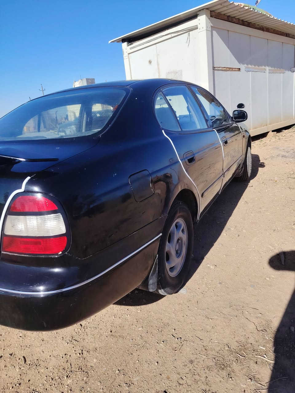 سلام عليكم من رخصة الادمن للبيع دايو لكنزه موديل 99 سنويه صقطت يوم 16/ 2/ 2026 تحويل مباشر محرك 1800مفتوح كير عادي كفاله تبريد شغال السياره جاهزه السعر 44 وبيه مجال الاستفسار اكثر على الرقم ***********مكان السياره القائم
