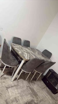 ميز و٦ كراسي • اوزال ستي • قابل للتفاوض