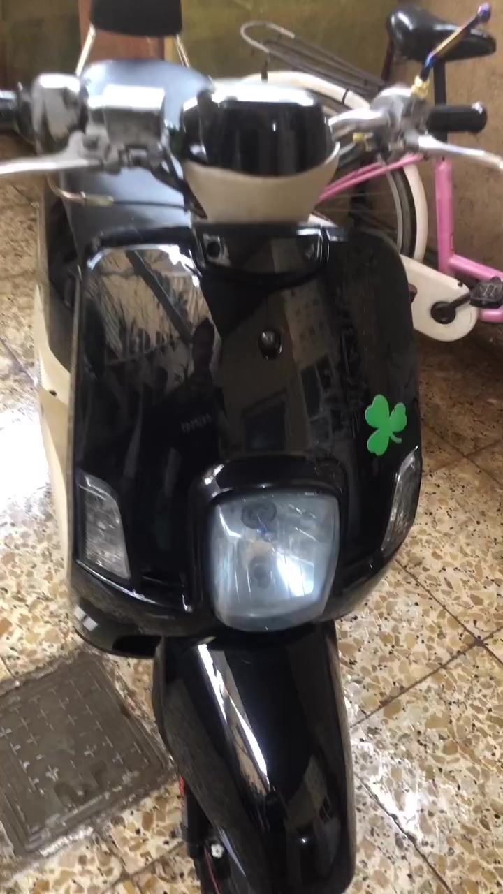 البيع ٦٠٠ وبيها مجال  مستعجل 
كلجات تزويد وصالنصة 
ودبل ويل امامي 
***********
