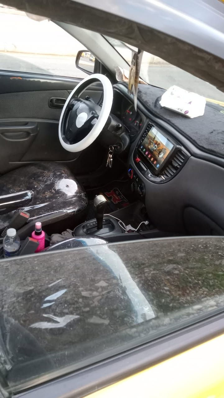 كيا ريو موديل 2009 باسمي محرك كير شرط بيهاا تبديل قطعتين بوند وباب فقط والسيارة تحتوي علئ منضومة غاز وسيارة جاهزة من كلشي داخل نضيف لل استفسار الاتصال علئ الرقم ***********
***********
