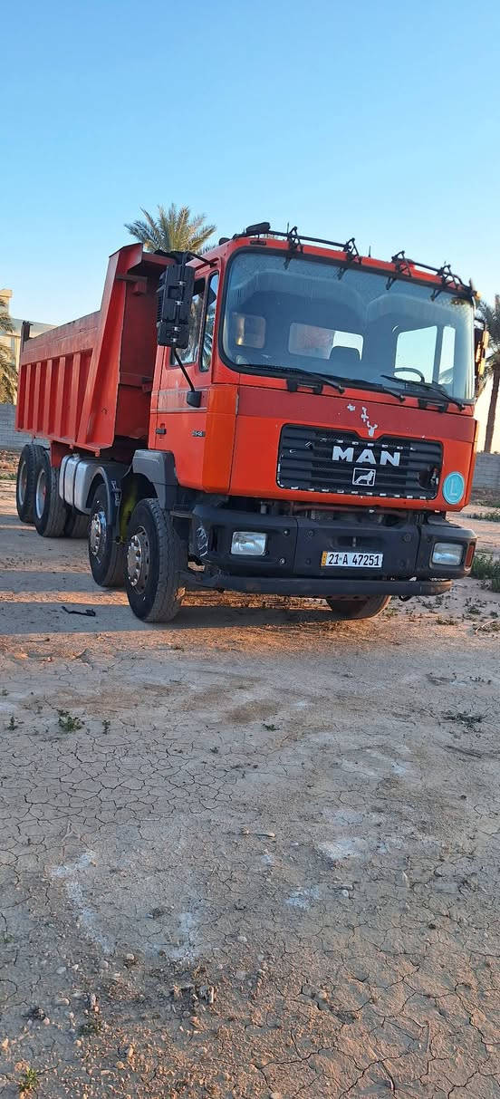 سلام عليكم مان صقر 
موديل 2001
حجم 464
شاصي عالي 
مجموعة جيف 
سيارة مكفوله من كلشي 
جاهزه لشغل 
مكاني ديالى الاستفسار 
***********
