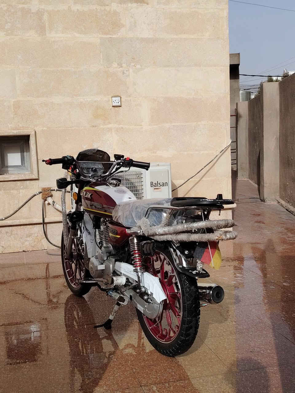 السلام عليكم سيفان سونك للبيع موديل 2025 مكينه 200 مكفوله المكينه اسبانه  ماممدوده عليهه
السعر850 وبيه مجال المكان التأميم القادسيه الثانيه للاستفسار ***********
