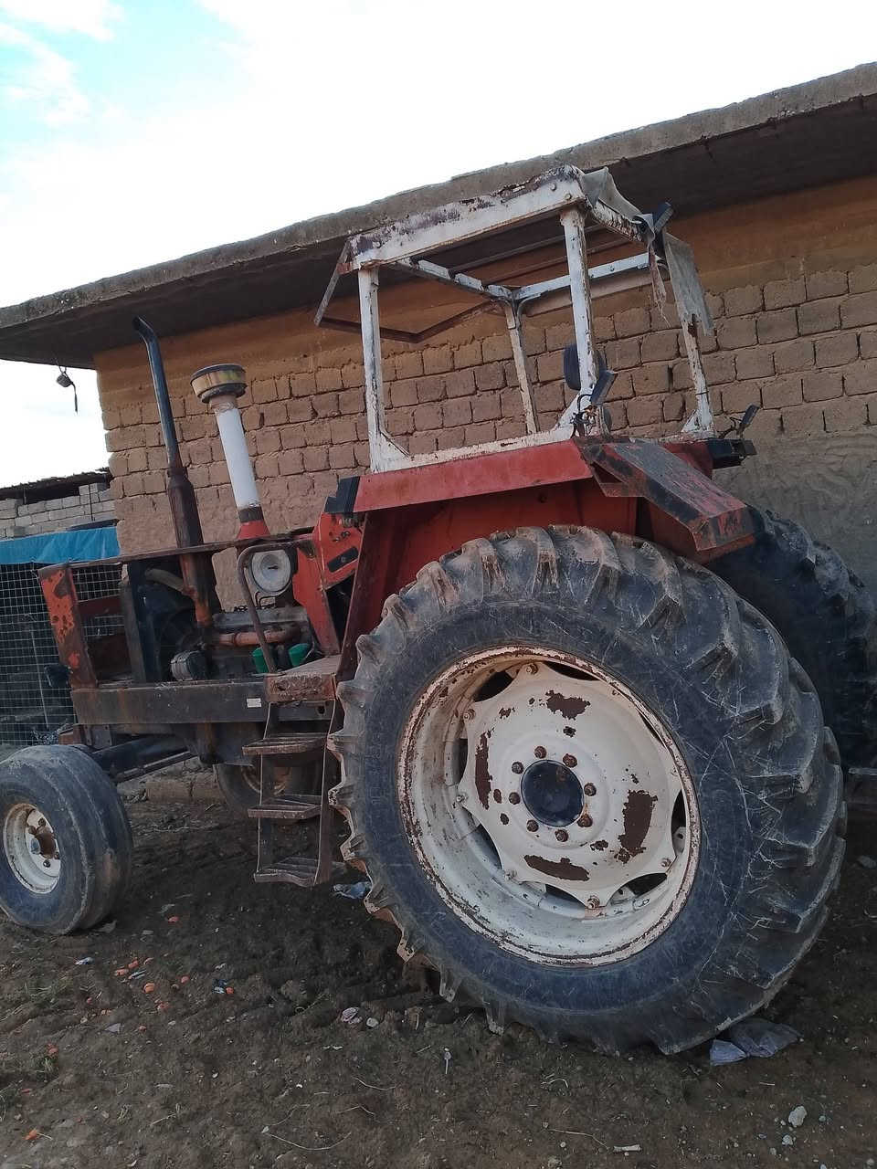 السلام عليكم  تركتر للبيع 115
موديل 82 مكفول كفاله عامه بشرط
عنوان موصل كوكجلي السعر 22 مليون بيه مجال ***********
