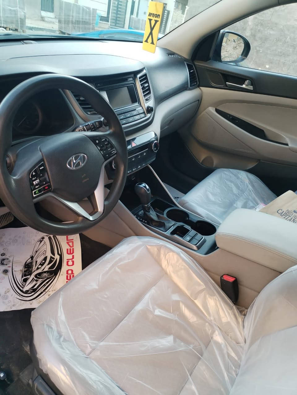 السلام عليكم 
توكسان 2018 رقم بغداد الدولي سنويه جديده تحويل مباشر
صبغ فقط الحادث جاملغ امامي وخلفي (((((بدون ايرباك)))))
محرك 2400
نص مواصفات 
محرك كير صدر تبريد كله كفاله
ماشيه 70 ميل حقيقي
السعر 149 $
مكان السياره بغداد الدوره
***********
