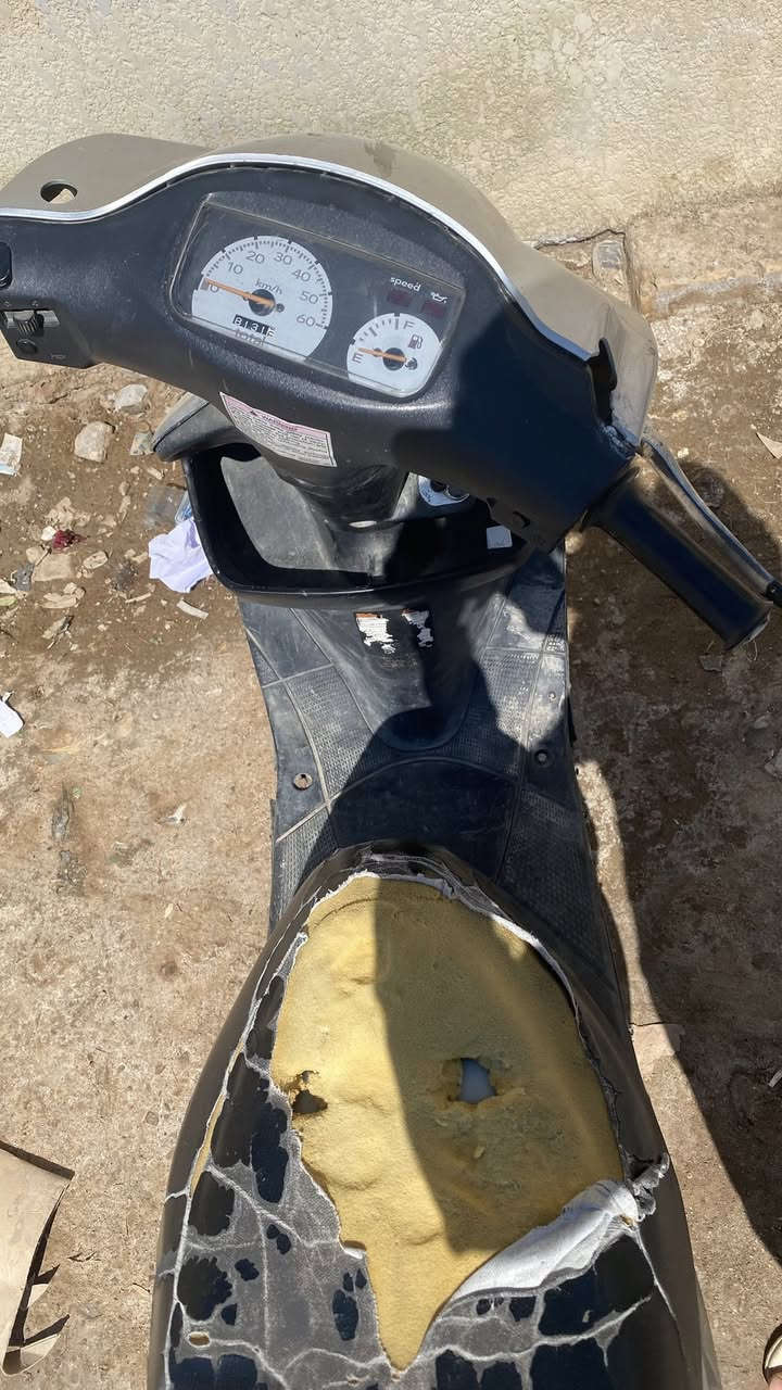 دراجة سازوكي للبيع دراجة حلوه ونكرة وحده تشتغل تمشي معدل فوك 50 اوراق موجود مجفته مره وحدة الدراجة نضيفه يحتاجلها ترتيبات خفيفه 
السعر:225 وبيها مجال للشراي 
الرقم للأستفسار:***********
