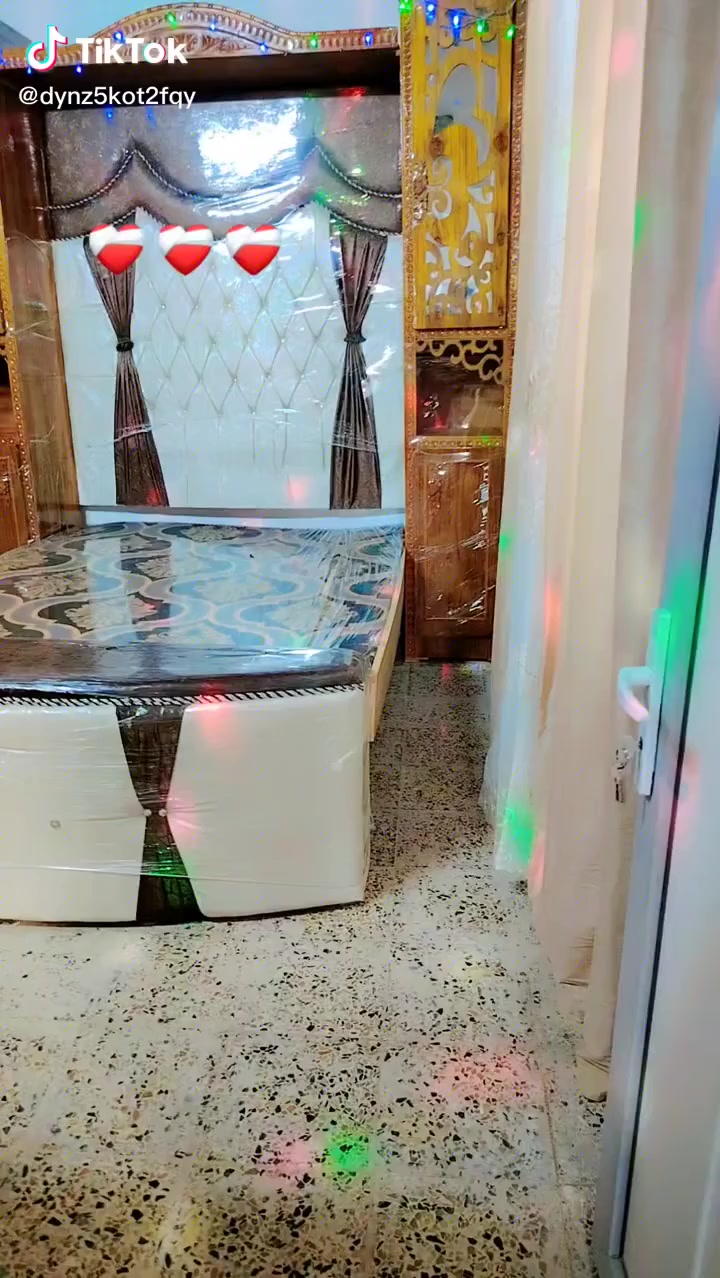 سلام عليكم متاح للبيع مستعجل السعر ***********
