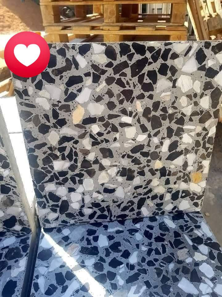 سلام عليكم يوجد لدينه لكاشي لعراقي بكل لوانه بسعر مناسب ***********
