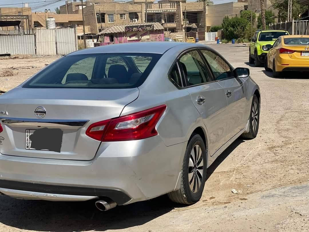 للبيع فقط.......
نيسان اليتما 2018 SV رقم بغداد مكاني بغداد
 السعر 103$ ماشيه 95000ميل
سنويه وهزه جديده..والسياره بأسمي تحويل ثاني يوم..
حادثها كما موضح بالصور وبيها حادث بالعراق الجاملغ الخلفي عكس جهة السايق وايضا قبق الجنطه كد شبرين بارد 
المواصفات 
بصمه تشغيل وبصمه ابواب
ويل كب 
مانع انزلاق وABS
كشن كهرباء 
مثبت سرعه وتحكم ستيرن جهتين
بلوتوث
التشغيل عن بعد
حساسات اطارات 
بيها ملاحظات بسيطه بالبدي موضحه بالصور  والباقي المحرك والكير والتبريد كله مكفول مابيها نقص...بيها مجال بسيط حك الجيه 
التواصل.....***********
