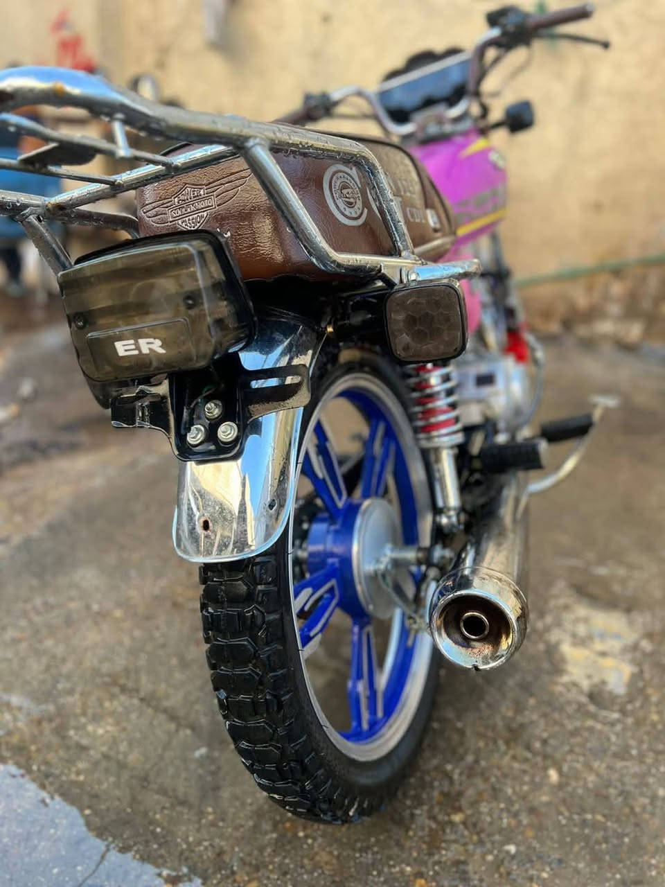 السلام عليكم دراجه لبيع السعر ٣٥٠ غمل ***********
