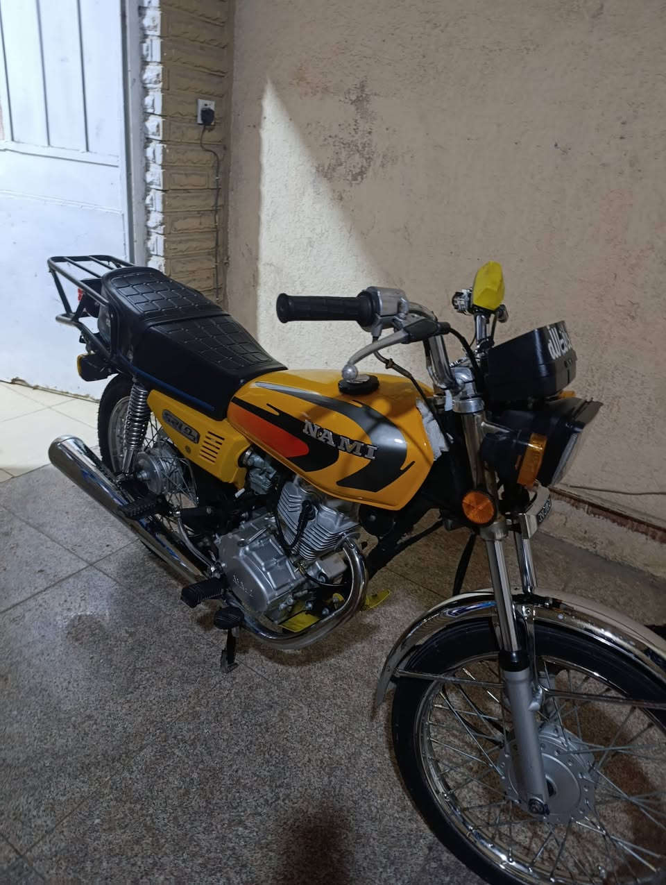 السلام عليكم 
ايراني موديل 2010
اوراق اربعه اصلي 
وكيلها بشارع بغداد 
تعمير كله اصلي شرط 
السعر قفل مليون و 100 
او هذه رقمي
***********
