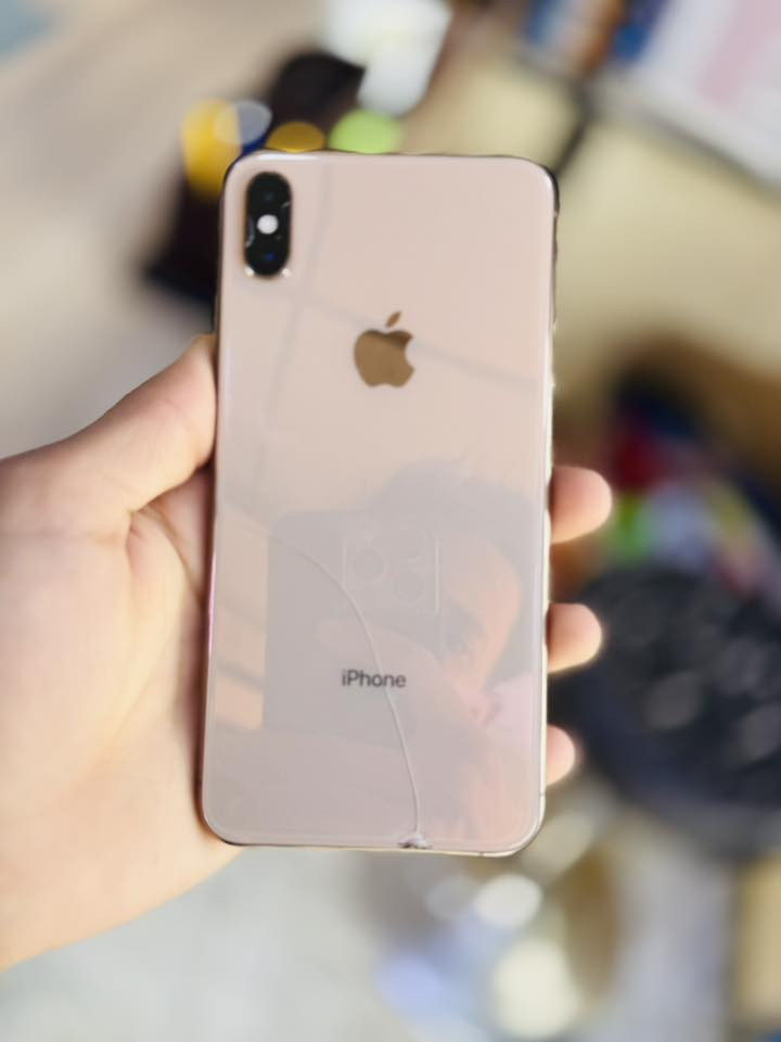 سلام عليكم اكس أس ماكس مبدل بطارية او شاشة صلية او بي هاذا فطر بل ظهر ذكرت جهاز 64  سعر جهاز 175او بي مجال مكان كربلاء طوريج توصيل جميع محفظات اكو هاذا رقم تلفوني بي وتساب /***********
