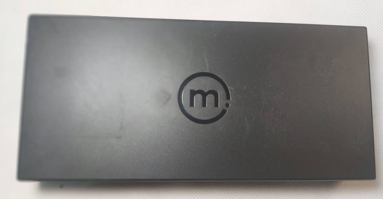 Mersive Solstice Pod (الجيل الثالث)
 لمشاركة الشاشة لاسلكياً وعقد الاجتماعات التفاعلية في غرف المؤتمرات والفصول الدراسية.
​يتميز الجهاز باحتوائه على منافذ متعددة تشمل منافذ USB، ومنافذ الطاقة والصوت، بالإضافة إلى دعم الاتصال الذكي لعرض المحتوى من الهواتف والأجهزة اللوحية والكمبيوترات على شاشة عرض رئيسية بسهولة.
مستخدم بدون ملحقات


**إذا كنت صاحب هذا الإعلان وتريد حذفه لأي سبب، رجاءا أرسل رسالة إلى الدعم الفني**