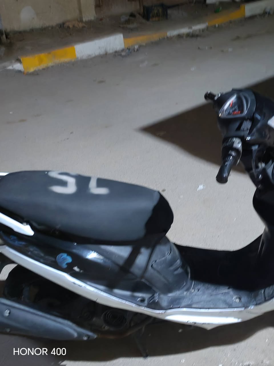 دراجه ماكس  نضيفه  مابيه شي. بس مفتوحه ولفات......  نهضه حلوه.  شك الكاع...  ب 450 وبيه مجال قليل


**إذا كنت صاحب هذا الإعلان وتريد حذفه لأي سبب، رجاءا أرسل رسالة إلى الدعم الفني**