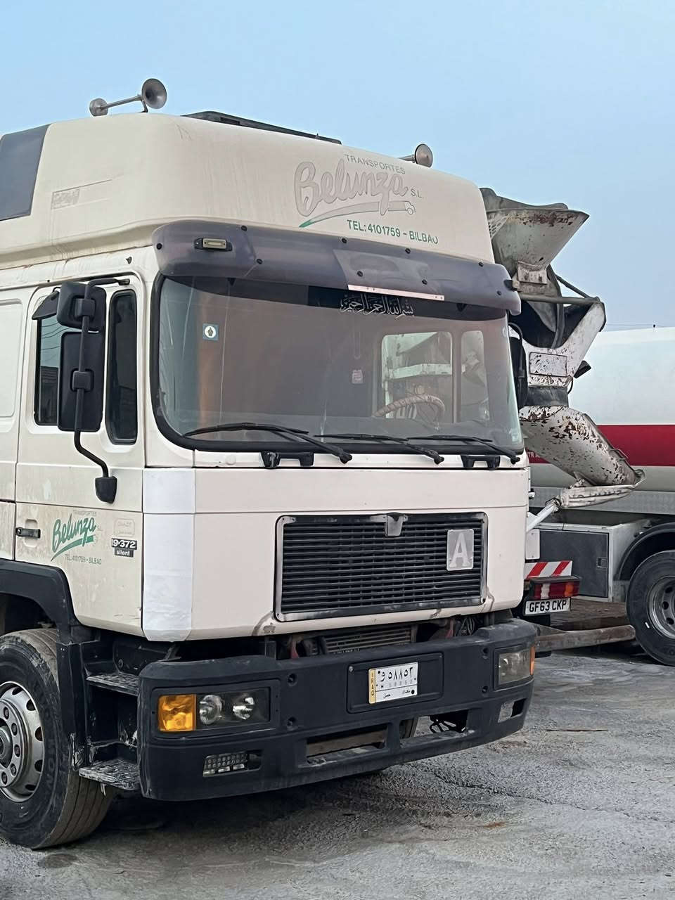 السلام عليكم سياره مان للبيع مد يله ١٩٩٣مكينه وكير مكفول مكينه سايس عشره ع مال تجاره قلق عالي اكسن جياف رقم بغدادمشروع وطني سنويه سنه ٢٨تنتهي السعر ***********
