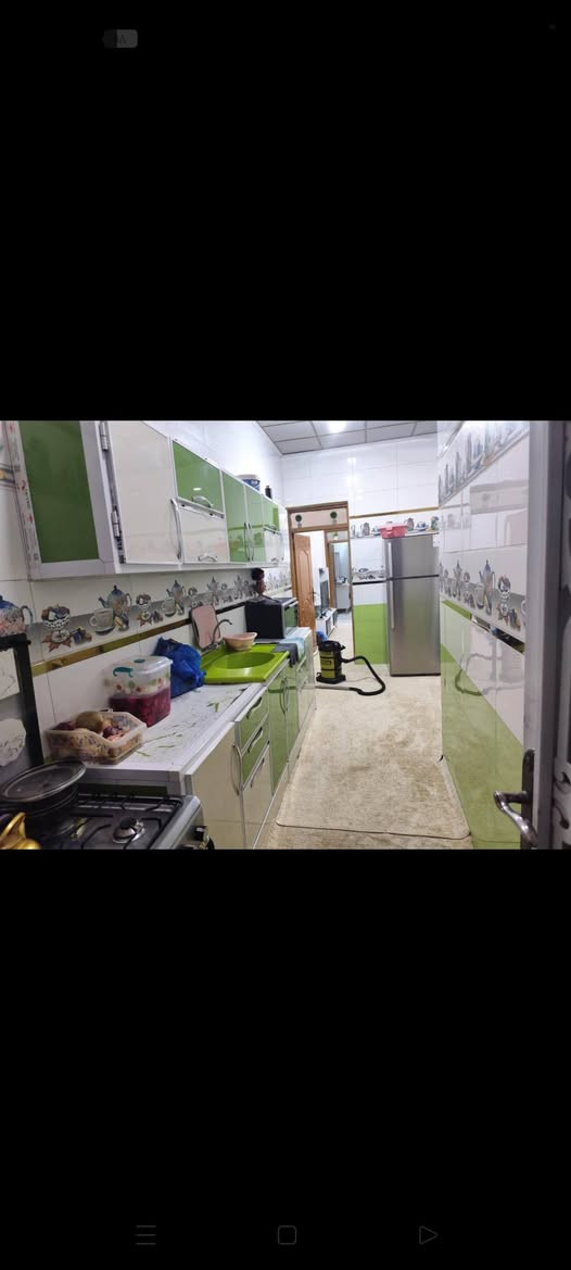 بيت زراعي للبيع مساحته 120 متر 
غرفه وصاله ومطبخ واستقبال وصحيات وكراج سياره  البيت على شارع تبليط 
في حي الرسول السعر 110  وبي مجال
***********
***********
