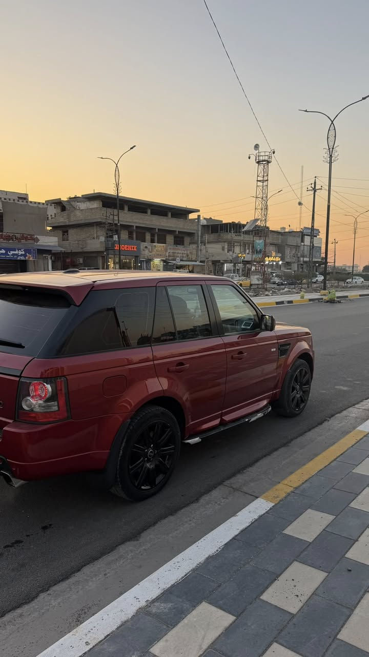 السلام عليكم
رانج روفر سبورت se
موديل 2010 لون احمر 
رقم مميز + رقم جديد+ هزه جديده
مكينة 8 سلندر
مقاعد نص جلد نص شاموه 
تحكم ستيرن شاشة بلوتوث
تحكم مقاعد بصمة
فتحة والمواصفات المعروفة
بيها قطعه وحدة كلير 
سياره ماشية143.000 كيلو
وارد خليجي 
سيارة ما ناقصها أي شي وخير من الله 
مكاني بلديات تقاطع الأمن العامة 
رقمي.***********
سعرها 150 وبيها مجال بسيط

