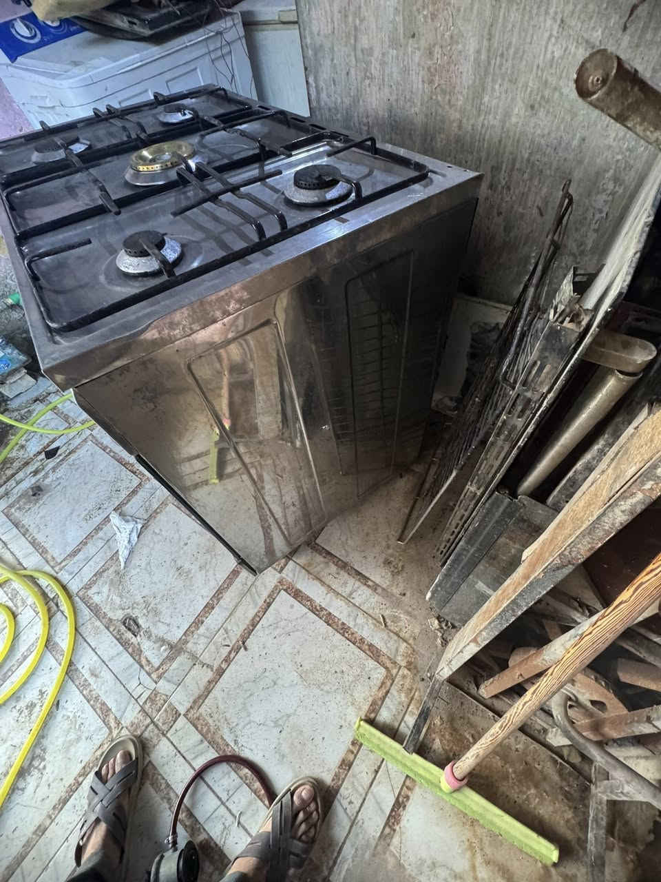 ‏سلام عليكم طباخ مصري فريش فرن فوك وجوه خمس عيون شرط الفحص والشغل ضمان سنة كاملة ‏علوان المحل سومر سوق العصري هذا رقمي ع واتساب *********** ￼
‏ضمان سنة عن الصيانة
