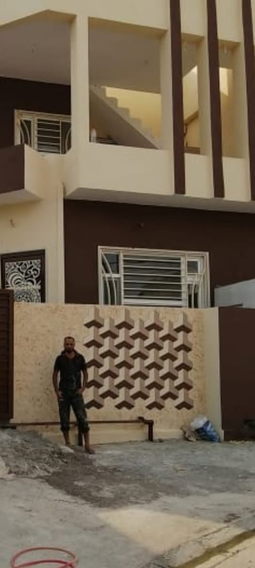 السلام عليكم صبغ ديكور رسم سقوف ثانويه معالجه الرطوبه صبغ الغرفه ٢٥ الف عمل فقط ربيع الصباغ ***********
