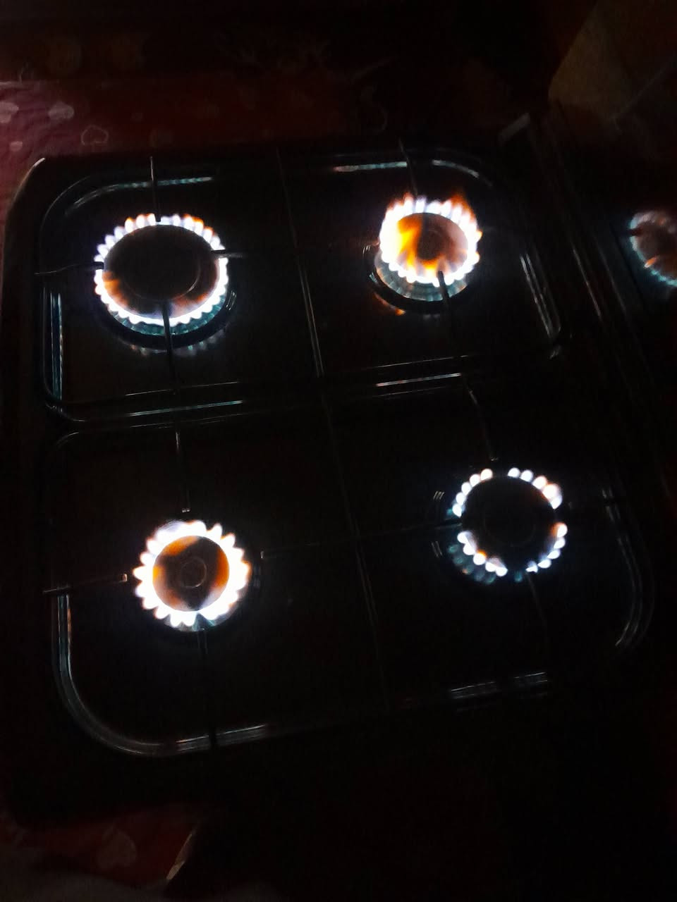 طباخ مصري نضافة فول استخدام قليل كله شغال السعر ٧٥ المكان بغداد شهداء السيديه ت***********
