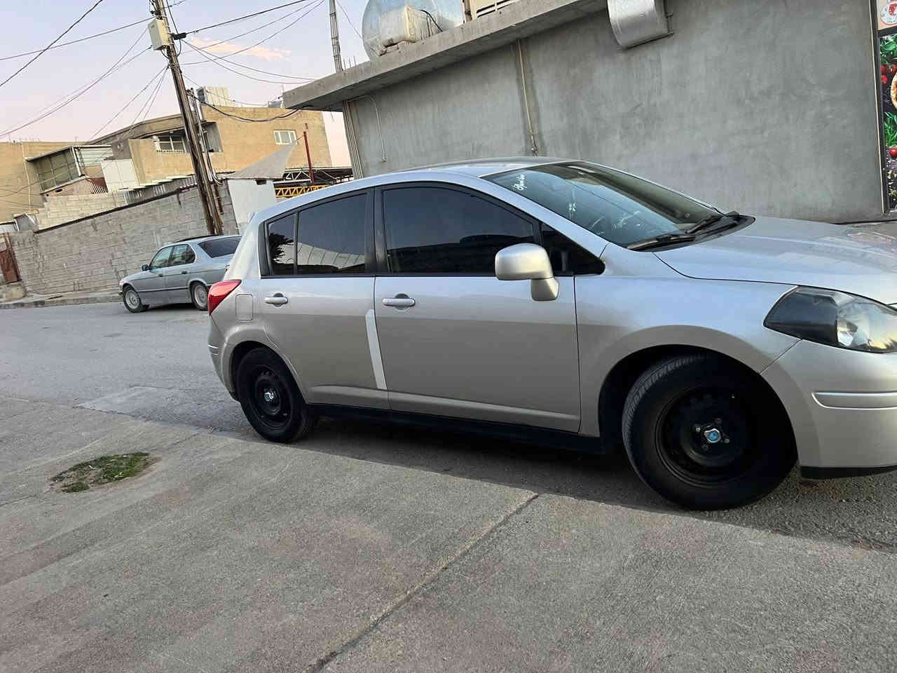 نــیـسان ڤێرسا 
مۆدێـل 2011
  بڕاوەی دوبەی ✅
مەکینە2.0
گێڕ تۆماتیک ، تەبرید سارد و گەرم 
چوار جام کارەبا ، بێ تەقە و ڕەقە
گێڕ و مەکینەی بە شەرت ✅
پێش و پشتی کەبسەو دەعمی نەکردوە
لۆکە سەیارەکە زۆر جوان و تازە ماوەتەوە 
ناوی زۆر خاوێن و جوانە.
سەیارەکە ماندوو نەکراوە
57$
*********** رانية, السليمانية
