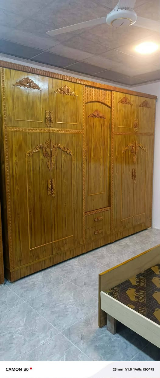 غرفه خمسة ابواب فصال تركي شغل عراقي ملحق للاستفسار معرض الكرم موصل شارع بغداد قرب محطة المامون *********** كورك ***********
