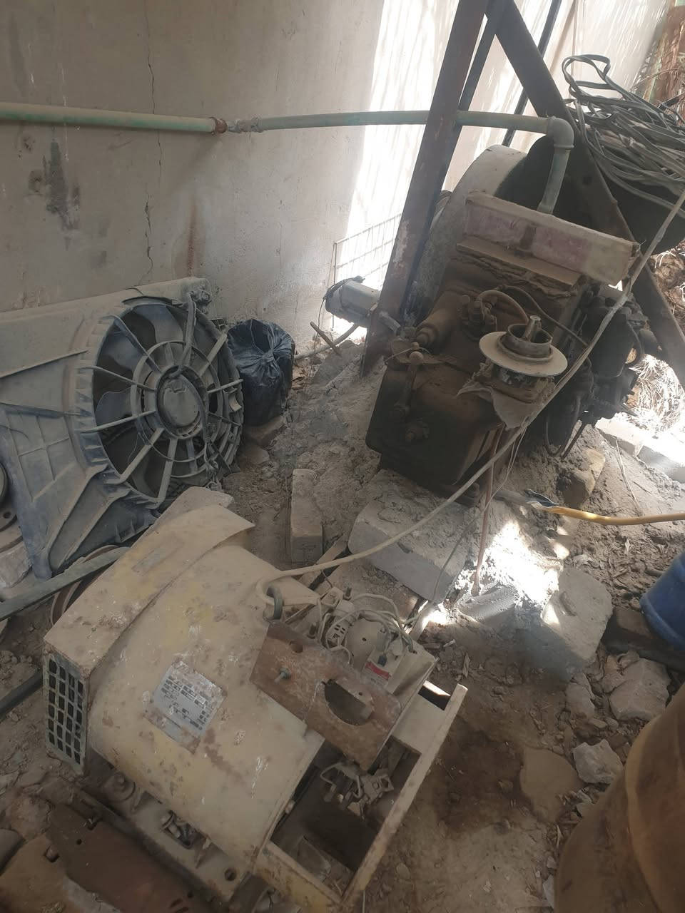 السلام عليكم للبيع محركات هندورية شغالات شرط مكاين بلادية شغالات سلف وراس توليد ١٠ كيفي سندل فيز  وشاصي  مكاني كربلاء طوريج 
***********
السعر اتصل وبل خدمة
