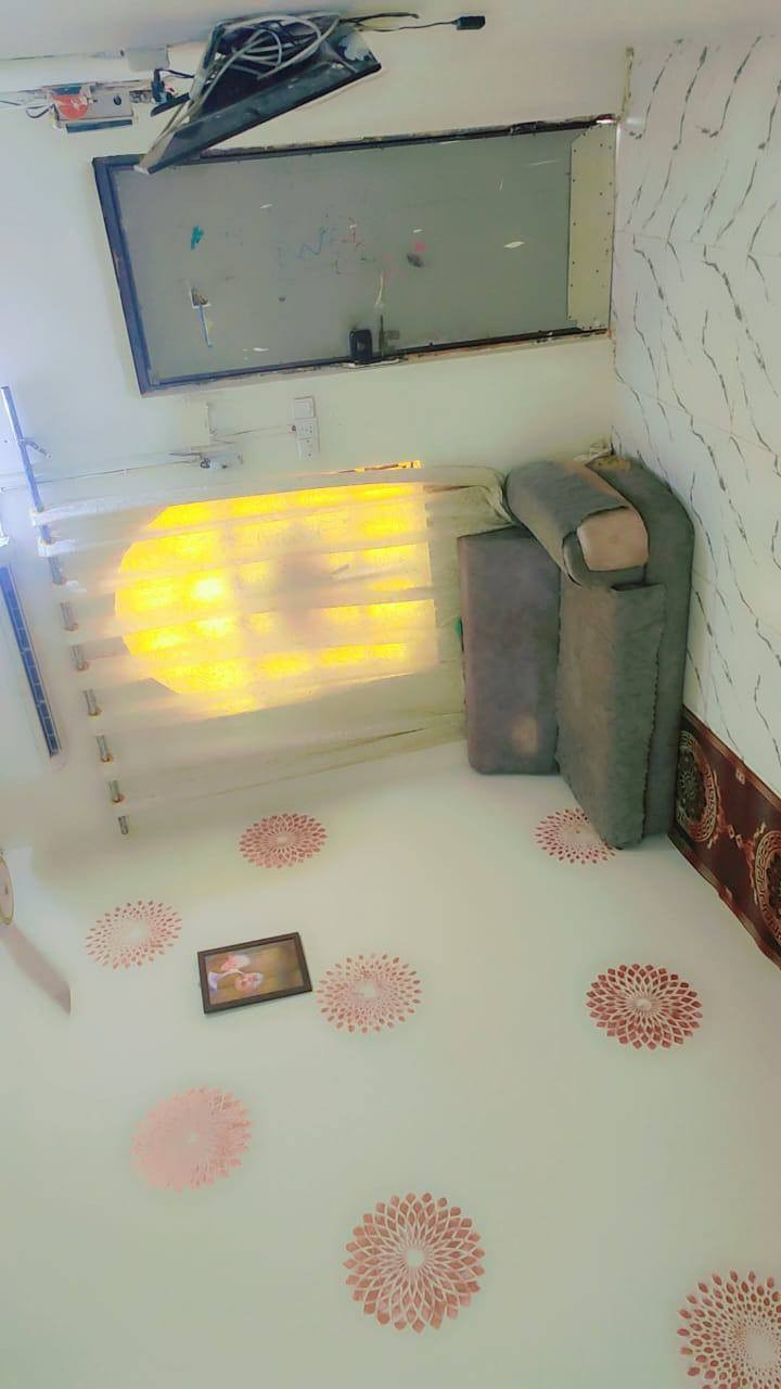 🏠 فرصة للبيع – بيت تجاوز بسعر مناسب

📍 الموقع: الأمن الداخلي – البصرة  
على شارع القائد وموقع سهل الوصول.

📐 المساحة: 150 م²  

🔹 تفاصيل البيت:  
- ديوانية  
- هول  
- غرفة  
- مطبخ  
- ترك  
- ساحة واسعة مناسبة لبناء بيت كبير مستقبلاً  

🔹 التشطيب:  
- الأرضية سيراميك بالكامل  
- الساحة شتايكر  
- السقف سندويج  
- البيت مرتب وجاهز للسكن

💰 السعر: 18 مليون دينار  
(يوجد مجال بسيط للنقاش)

📞 للاستفسار والتواصل: خاص


**إذا كنت صاحب هذا الإعلان وتريد حذفه لأي سبب، رجاءا أرسل رسالة إلى الدعم الفني**